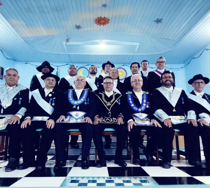 Sess&atilde;o solene da Loja Uni&atilde;o e Segredo n&ordm; 2538 homenageia obreiros com medalhas e comendas em Tail&acirc;ndia (PA)