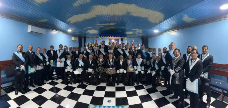 Trabalho e sil&ecirc;ncio condecora Irm&atilde;os em sess&atilde;o solene